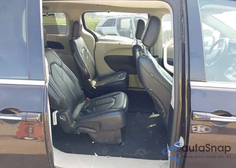 2017 Chrysler Pacifica Touring-L из США, поврежденный, VIN 2C4RC1BG7HR832404